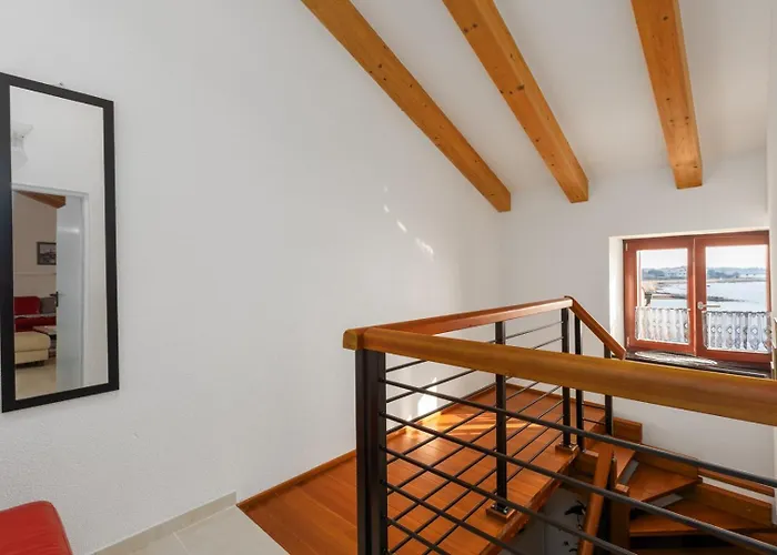 Apartment Seafront Mia *