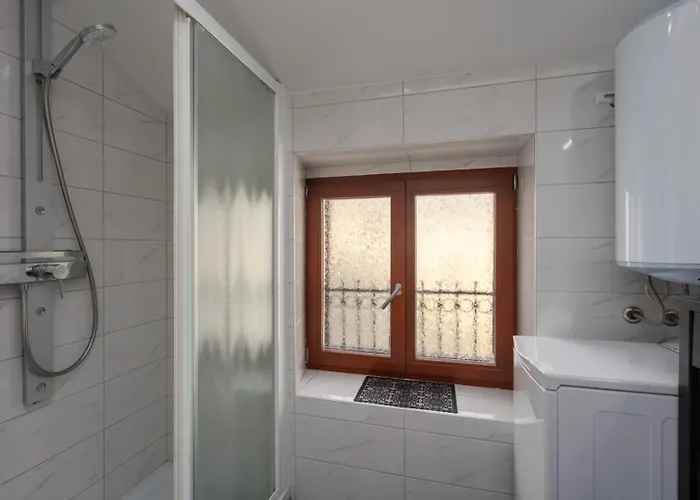 Seafront Mia 아파트